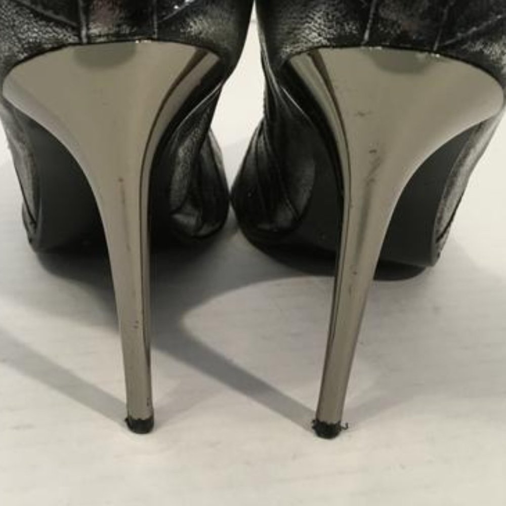 Steve Madden Bullit Metallic Silver/Grey Heels - Picture 5 of 5
